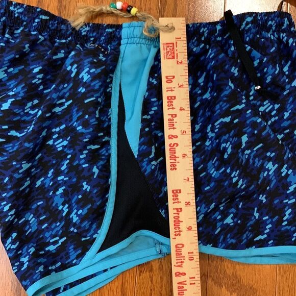 Nike Dry Fit size Medium blue and black athletic shorts - Picture 5 of 5